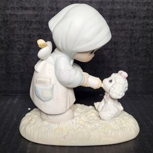1986 Precious Moments Figurine - Feed My Sheep #PM-871